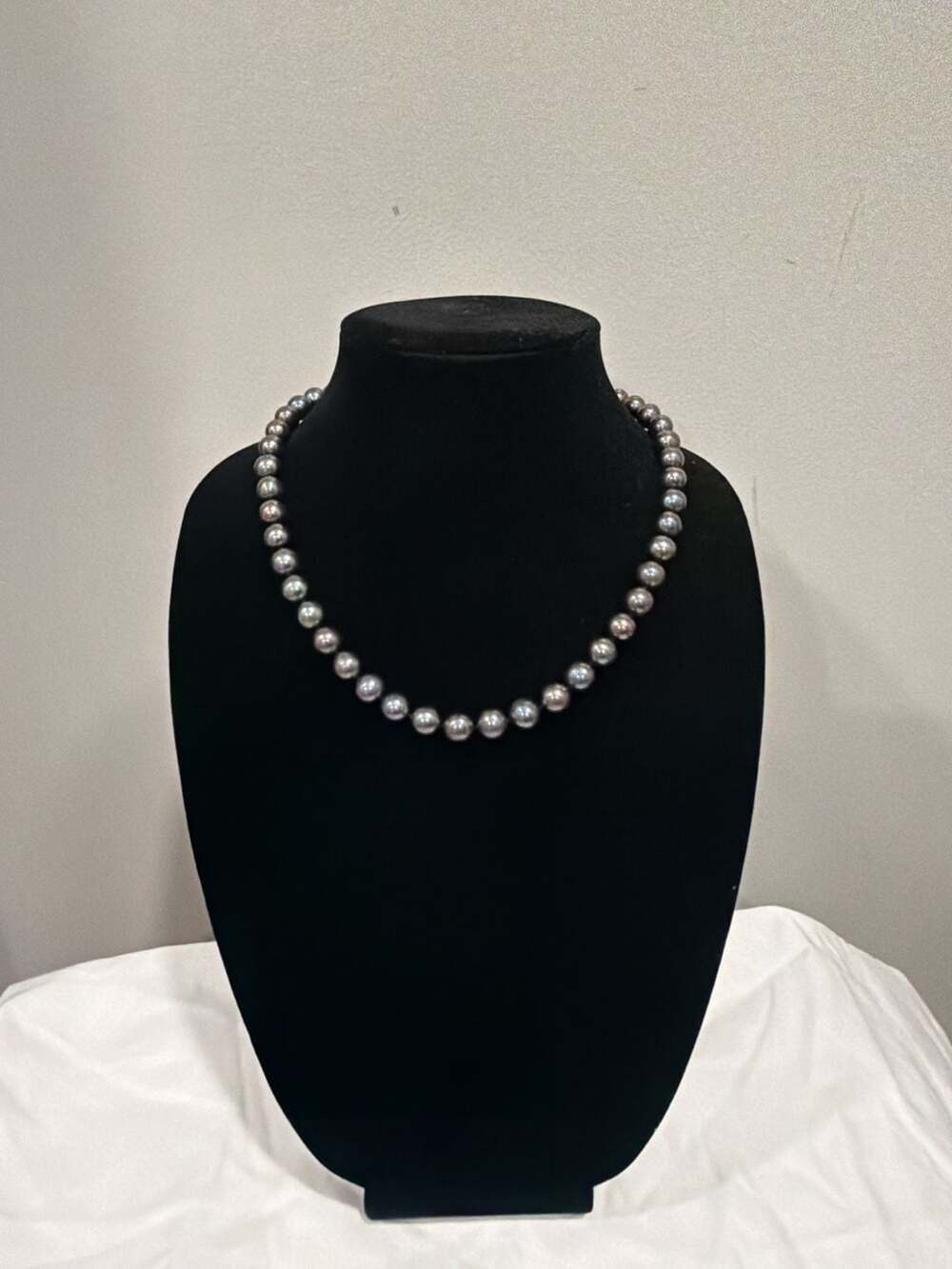 Dark Grey Cultured Pearl Strand Necklace with Extension Chain and Lobster Clasp